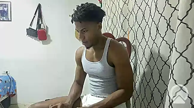 Snapshot of andrews2399 chatting on 03.01.25 andrews2399 online show from 03.01.25