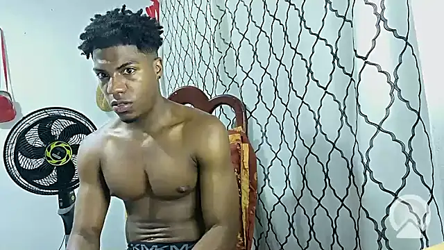 Snapshot of andrews2399 chatting on 03.23.25 andrews2399 online show from 03.23.25