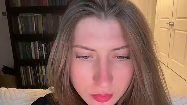 YUMIandbigWOLF online show from 03.08.25