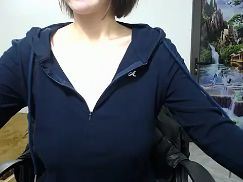 Snapshot of Love_bug15 chatting on 02.26.25 Love bug15 online show from 02.26.25