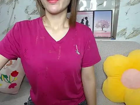 Snapshot of Love_bug15 chatting on 10.09.25 Love bug15 online show from 10.09.25