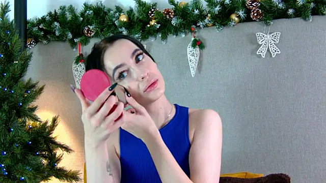 Snapshot of MarieKarma chatting on 12.29.24 MarieKarma online show from 12.29.24