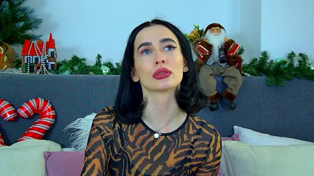 Snapshot of MarieKarma chatting on 01.14.25 MarieKarma online show from 01.14.25