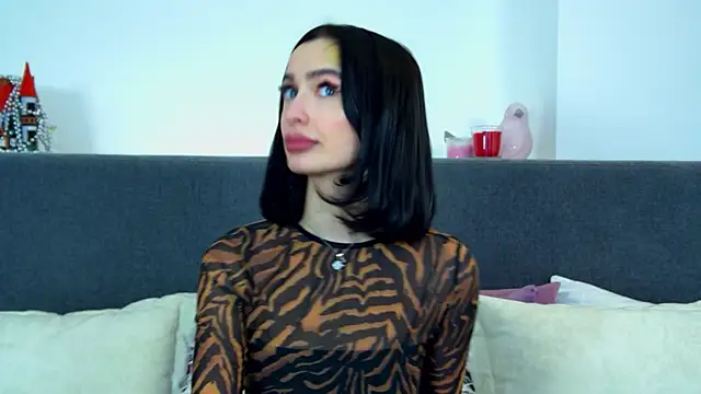 Snapshot of MarieKarma chatting on 01.27.25 MarieKarma online show from 01.27.25