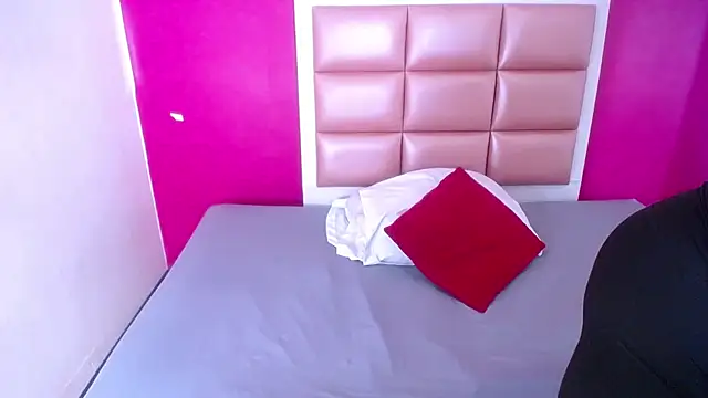 Snapshot of ebonny_suggarmommy1 chatting on 11.19.25 ebonny suggarmommy1 online show from 11.19.25