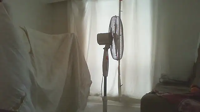 Snapshot of thekeys chatting on 11.06.25 thekeys online show from 11.06.25