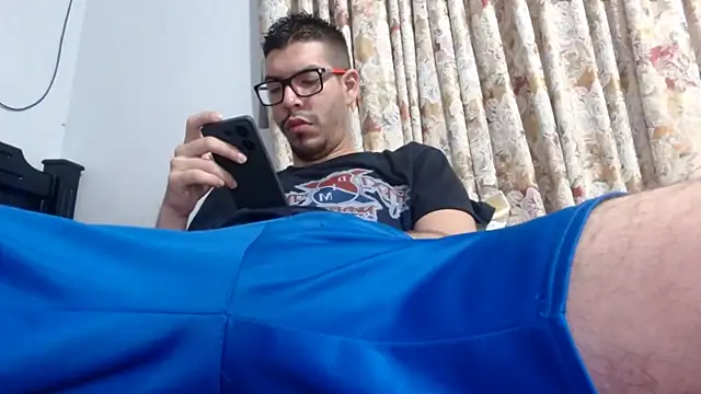 Snapshot of gollfather13 chatting on 02.12.25 gollfather13 online show from 02.12.25