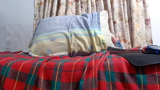 Snapshot of gollfather13 chatting on 02.14.25 gollfather13 online show from 02.14.25