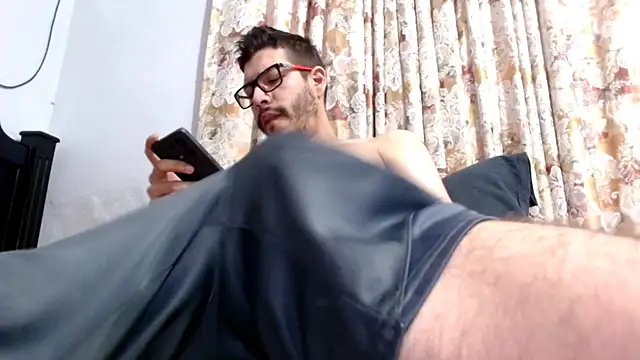 Snapshot of gollfather13 chatting on 03.01.25 gollfather13 online show from 03.01.25