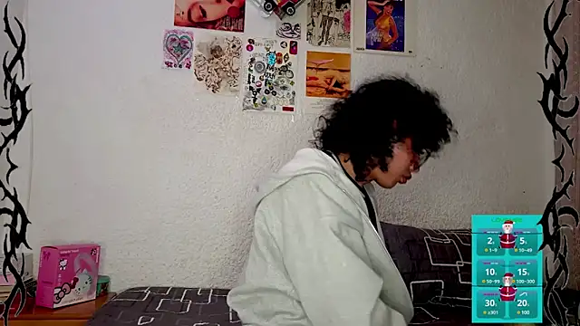 Snapshot of angelsdustxxx chatting on 12.31.24 angelsdustxxx online show from 12.31.24