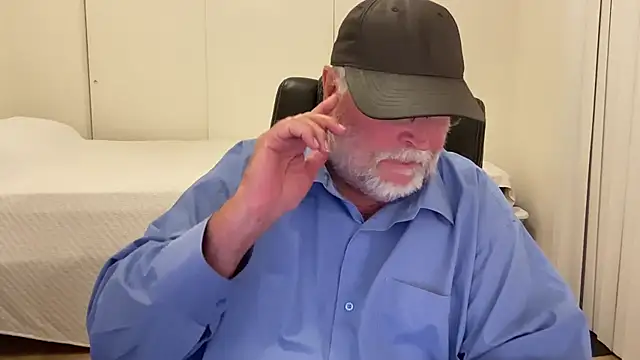 Snapshot of Drummajor chatting on 02.13.26 Drummajor online show from 02.13.26