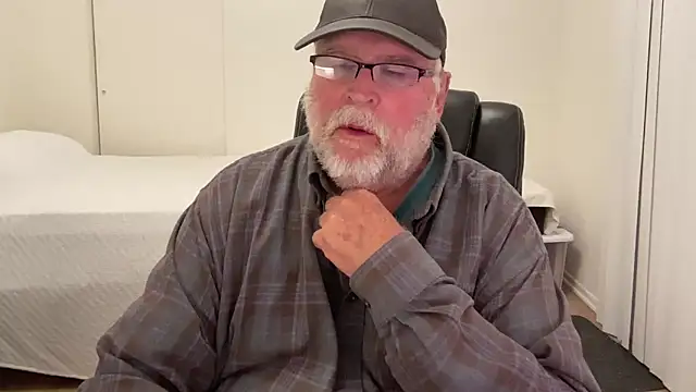 Snapshot of Drummajor chatting on 02.14.26 Drummajor online show from 02.14.26