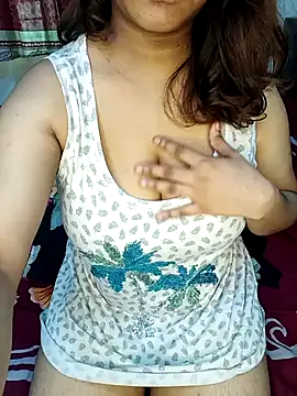 Snapshot of Dayna-36 chatting on 10.06.25 Dayna-36 online show from 10.06.25