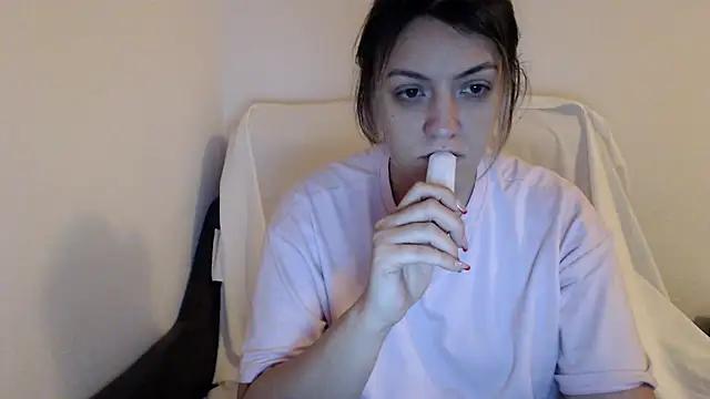 Dyana Kaylinn online show from 12.25.24