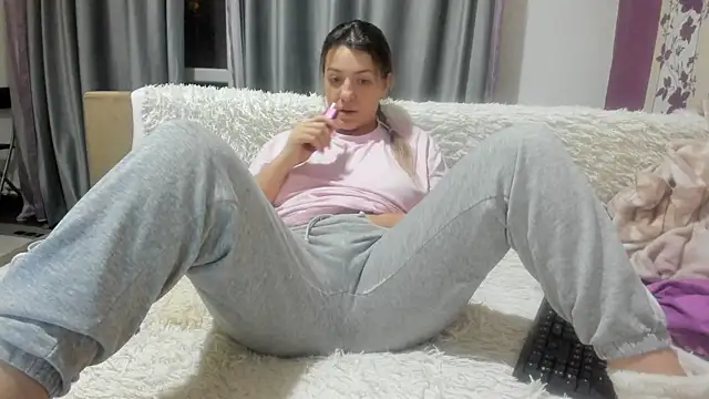 Dyana Kaylinn online show from 01.18.25