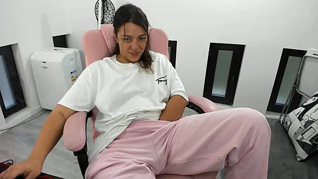 Dyana Kaylinn online show from 09.12.25