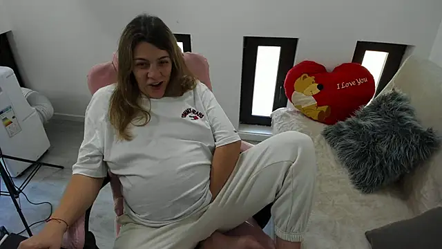 Dyana Kaylinn online show from 06.06.26