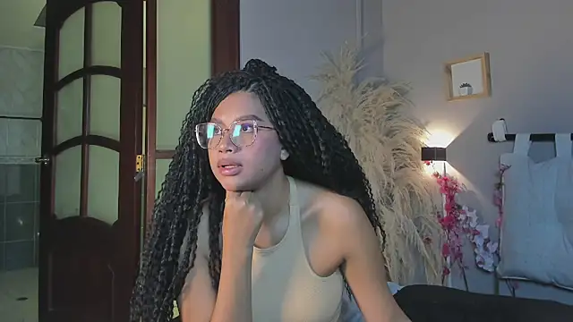 nayah   online show from 02.06.25