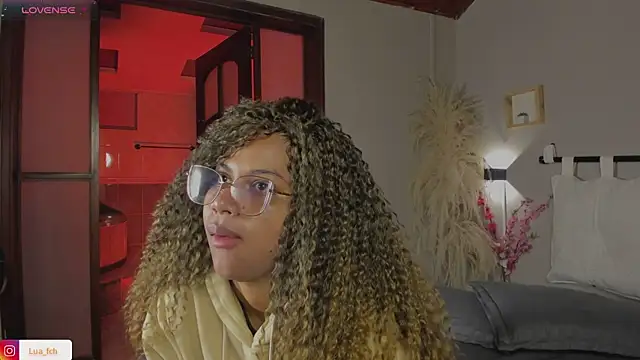 nayah   online show from 02.21.25