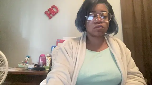 MommyConfident online show from 10.24.25
