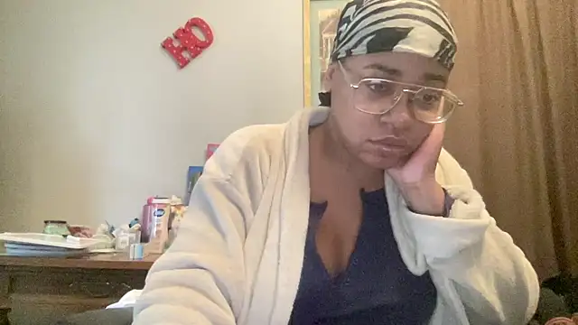 MommyConfident online show from 12.03.25