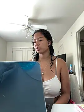 Snapshot of VanessaBling chatting on 06.26.26 VanessaBling online show from 06.26.26