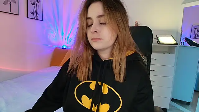 Snapshot of miss_seline chatting on 03.18.25 miss seline online show from 03.18.25