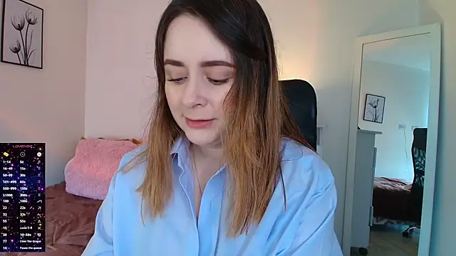 Snapshot of miss_seline chatting on 09.19.25 miss seline online show from 09.19.25