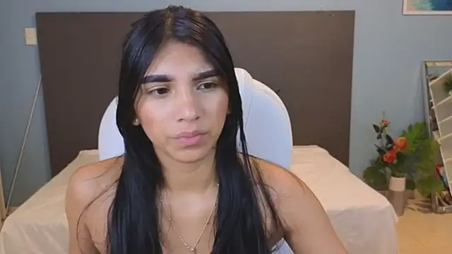 Snapshot of maiaa_ruiz chatting on 12.15.24 maiaa ruiz online show from 12.15.24