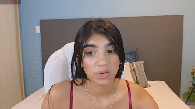 Snapshot of maiaa_ruiz chatting on 12.19.24 maiaa ruiz online show from 12.19.24