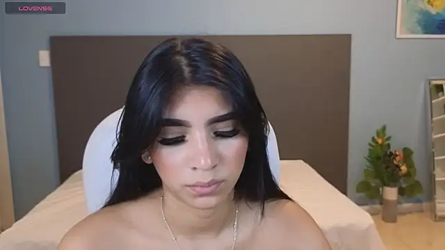 Snapshot of maiaa_ruiz chatting on 01.14.25 maiaa ruiz online show from 01.14.25