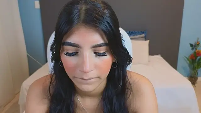 Snapshot of maiaa_ruiz chatting on 03.22.25 maiaa ruiz online show from 03.22.25