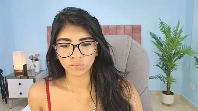 Snapshot of maiaa_ruiz chatting on 11.10.25 maiaa ruiz online show from 11.10.25