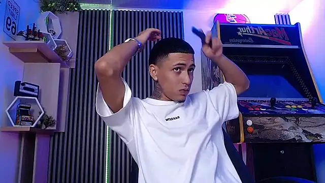 Liam lee online show from 03.04.25