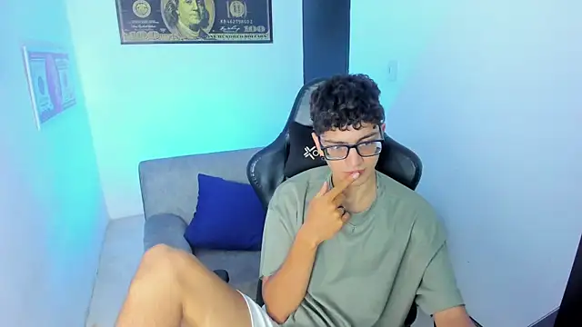 TylerWhite  online show from 02.08.25