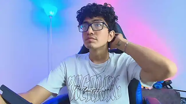 TylerWhite  online show from 02.05.26