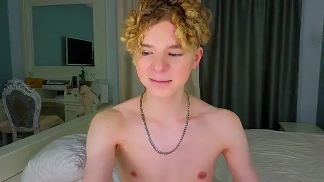 Snapshot of Kudi_Minnt chatting on 01.26.25 Kudi Minnt online show from 01.26.25