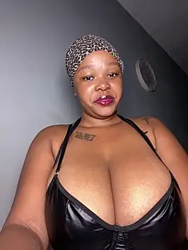 Snapshot of Mandy-101 chatting on 02.27.26 Mandy-101 online show from 02.27.26