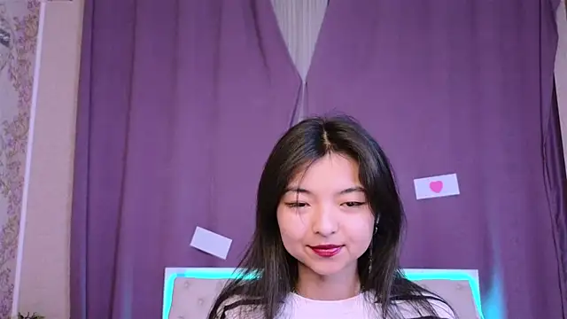 Snapshot of Shy_Kira chatting on 02.16.25 Shy Kira online show from 02.16.25