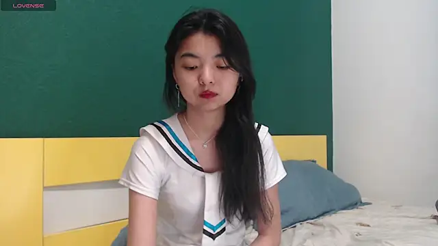 Shy Kira online show from 04.17.26