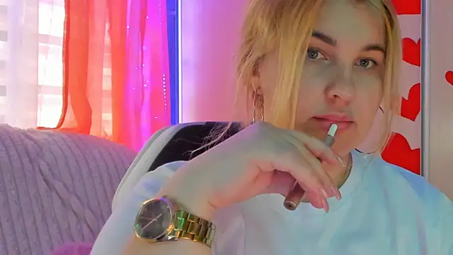 Snapshot of CoraSwon chatting on 03.14.25 CoraSwon online show from 03.14.25