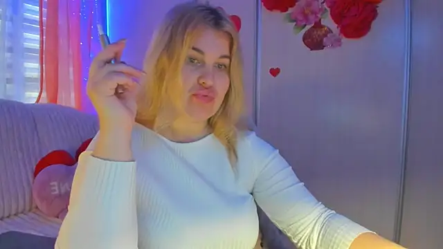 Snapshot of CoraSwon chatting on 03.17.25 CoraSwon online show from 03.17.25