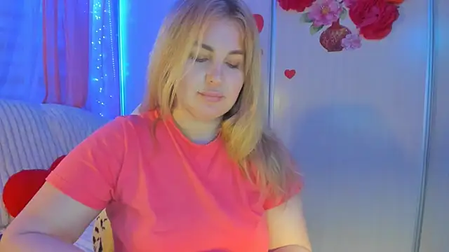 Snapshot of CoraSwon chatting on 03.19.25 CoraSwon online show from 03.19.25