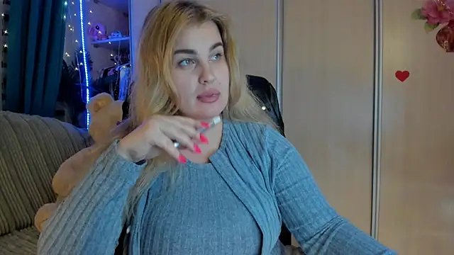 Snapshot of CoraSwon chatting on 03.03.26 CoraSwon online show from 03.03.26