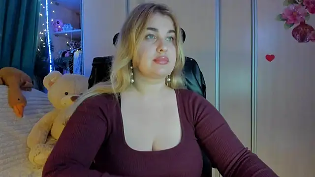 Snapshot of CoraSwon chatting on 03.04.26 CoraSwon online show from 03.04.26