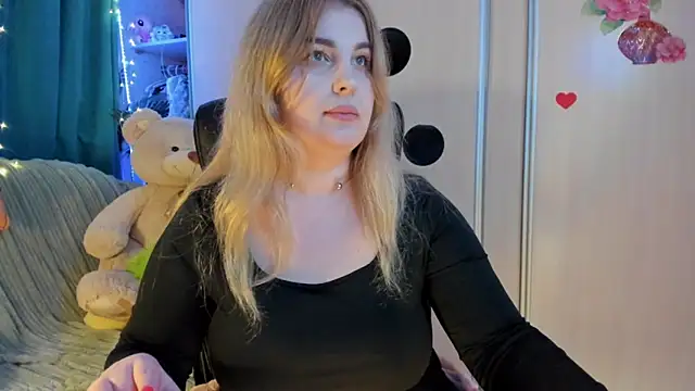 Snapshot of CoraSwon chatting on 03.09.26 CoraSwon online show from 03.09.26