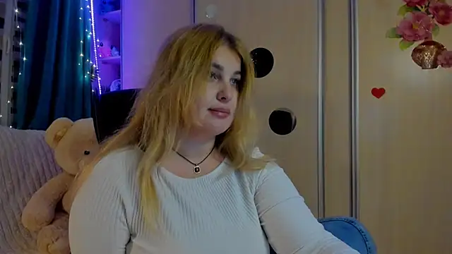 Snapshot of CoraSwon chatting on 03.20.26 CoraSwon online show from 03.20.26