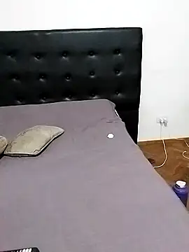 littlebrunett online show from 02.23.25