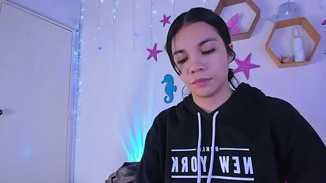 Emiily Parkerr online show from 10.11.25