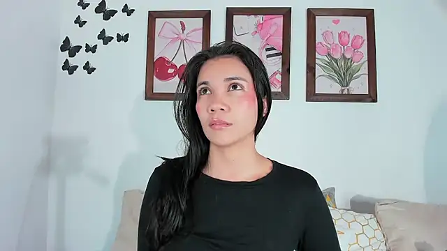 Snapshot of Emiily_Parkerr chatting on 05.18.26 Emiily Parkerr online show from 05.18.26